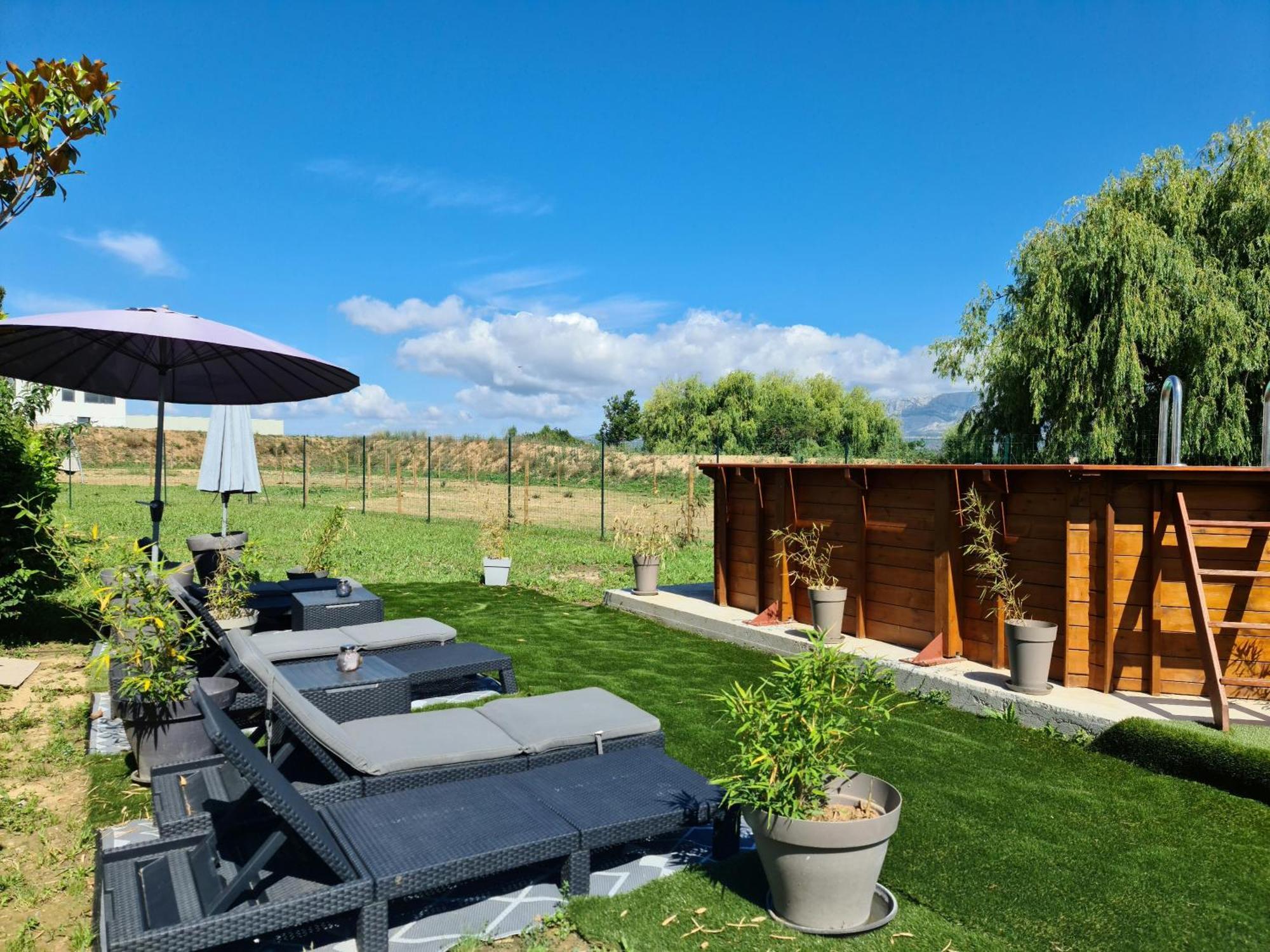 트레 Mas Gabelys Superbe Vue Sainte Victoire Jardin Terrasse Et Piscine 아파트 외부 사진